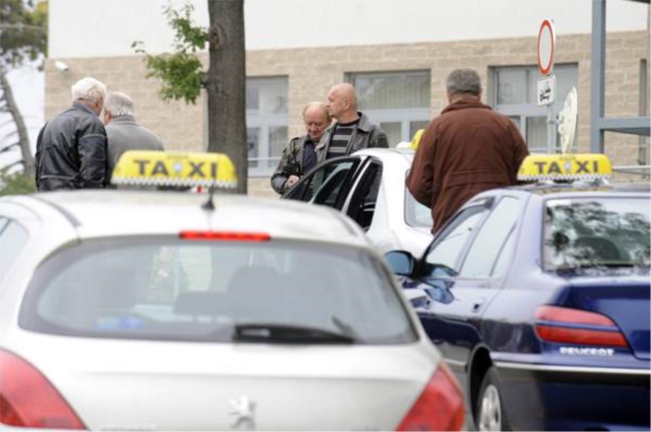 taxi_strajk-141010.jpg