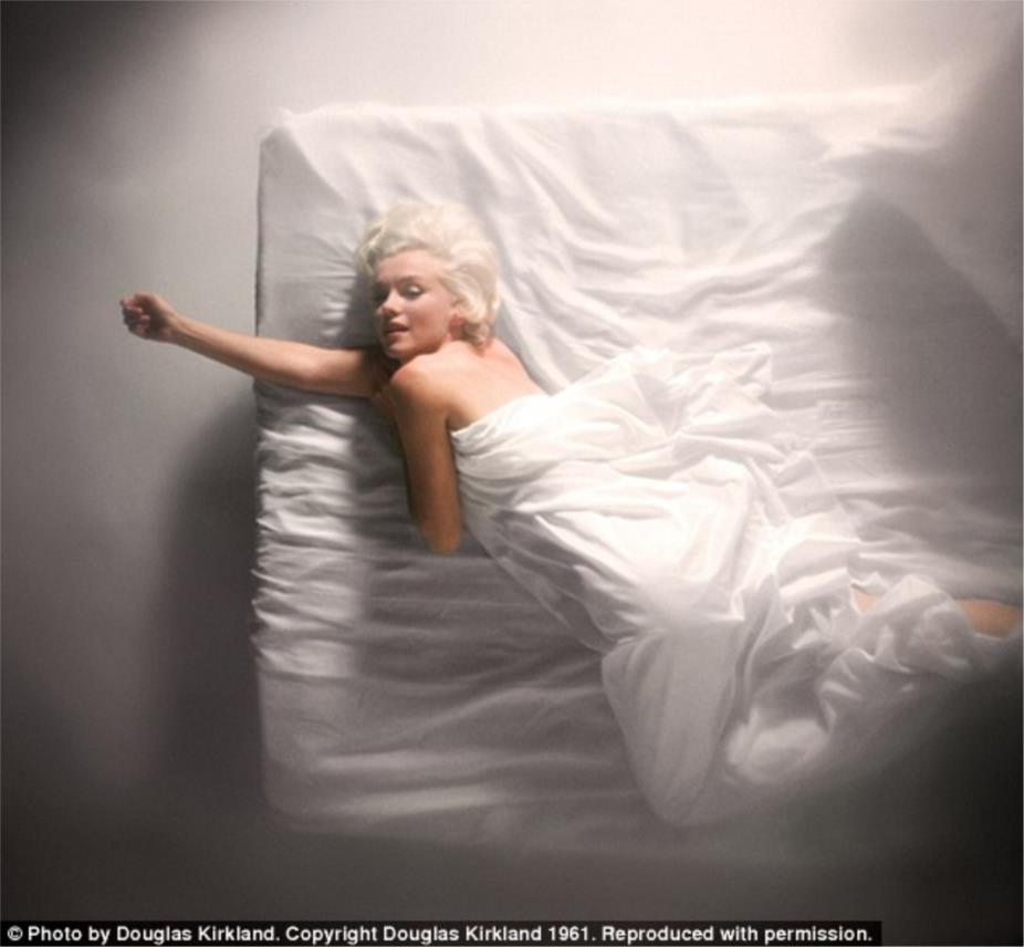 Snena Marilyn Monroe među bijelim plahtama