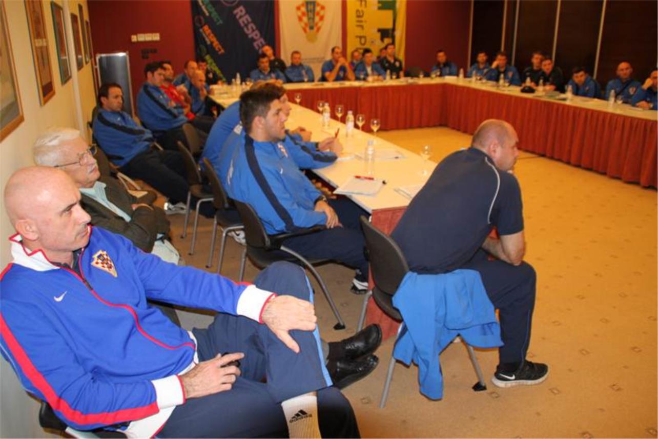 Škole za UEFA-PRO trenere