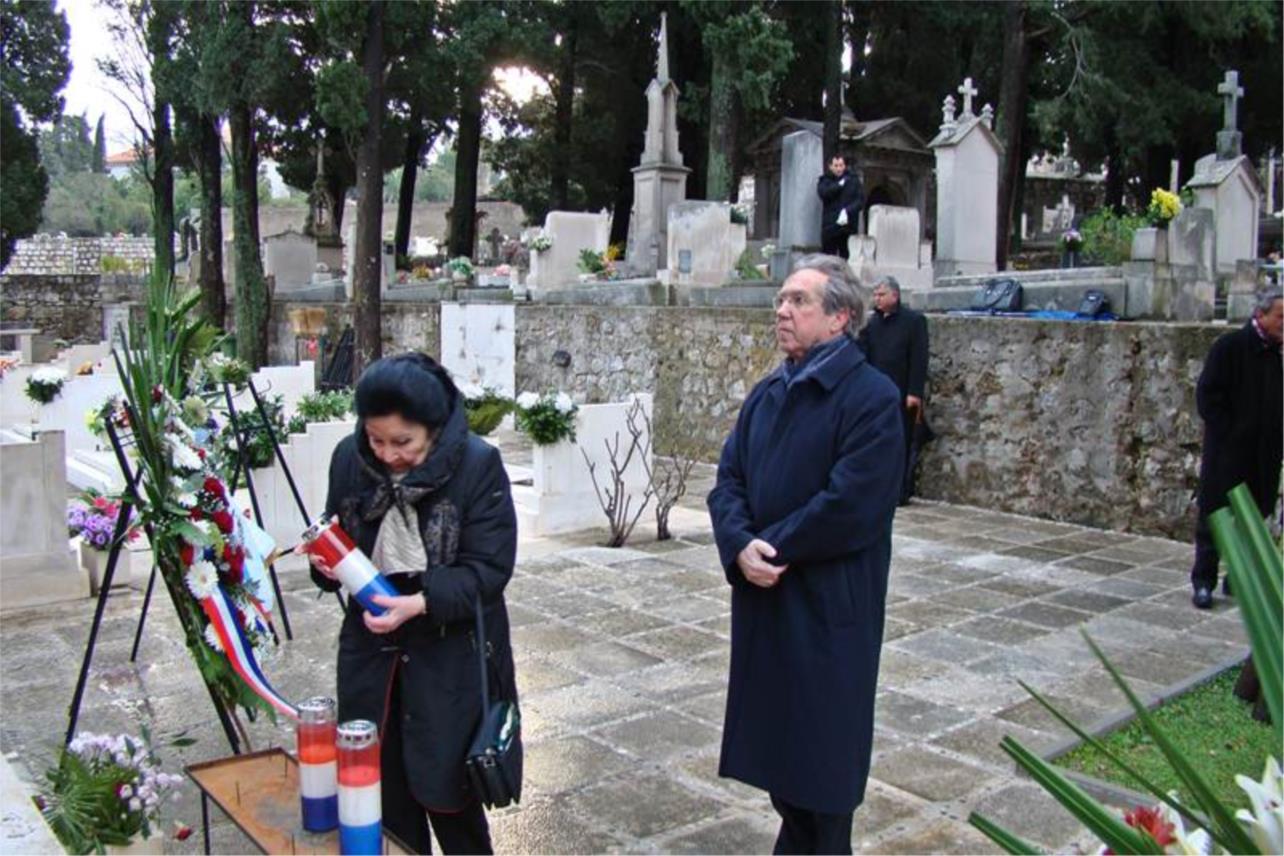Polaganje vijenaca na Boninovu (službeni početak obilježavanja blagdana sv. Vlaha)