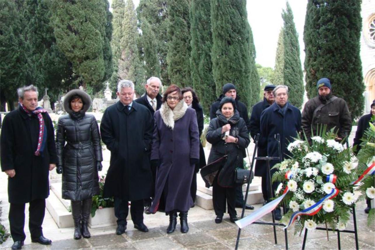 Polaganje vijenaca na Boninovu (službeni početak obilježavanja blagdana sv. Vlaha)
