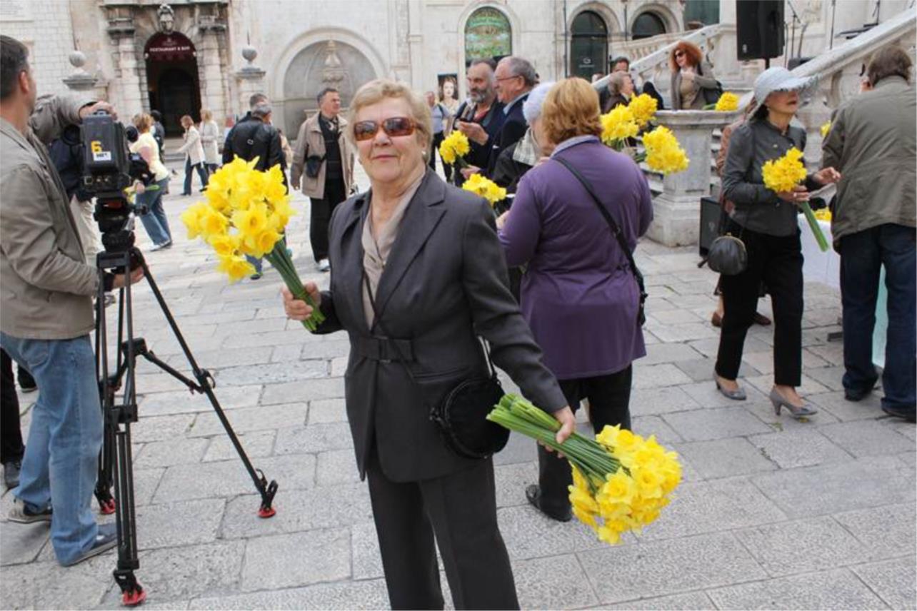 Stradun u znaku narcisa i kamenica 24032012