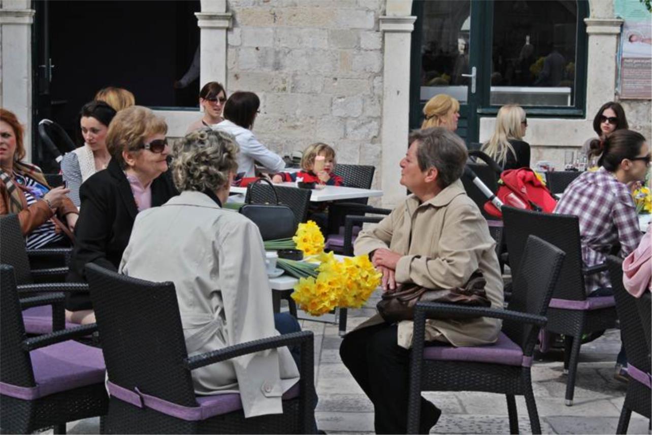 Stradun u znaku narcisa i kamenica 24032012
