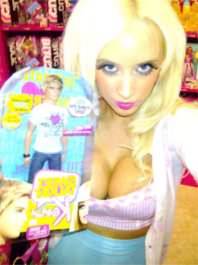 BARBIE GIRL 