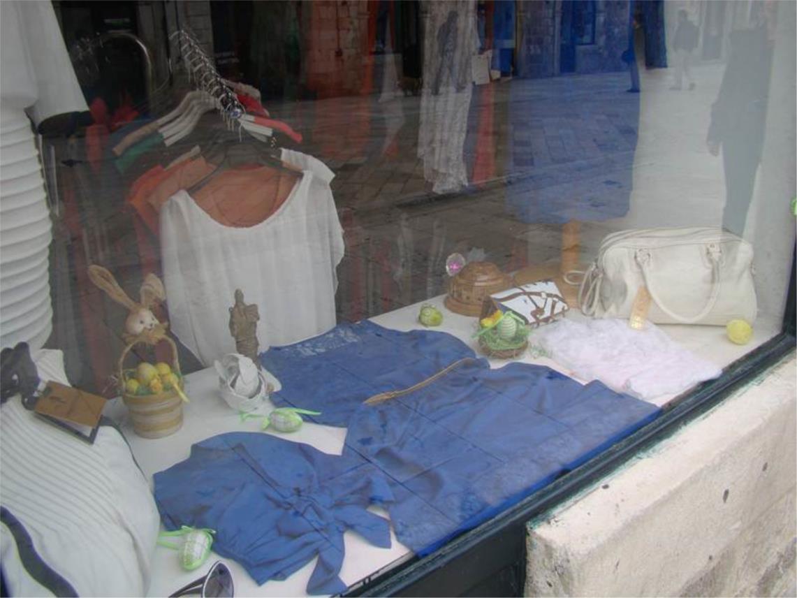 Ukrašavanje izloga za Uskrs 09042012