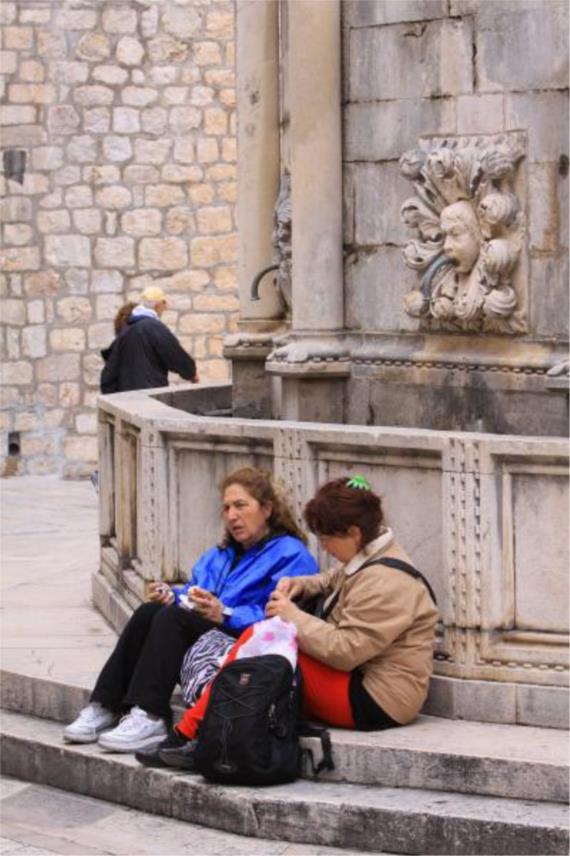 Stradun_turisti