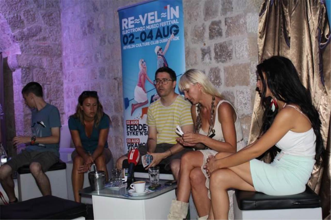 Revelin pressica 0