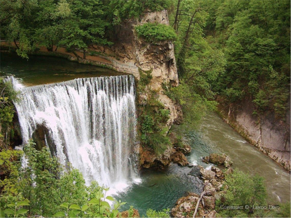 Vodopad_Jajce_BIH.jpg