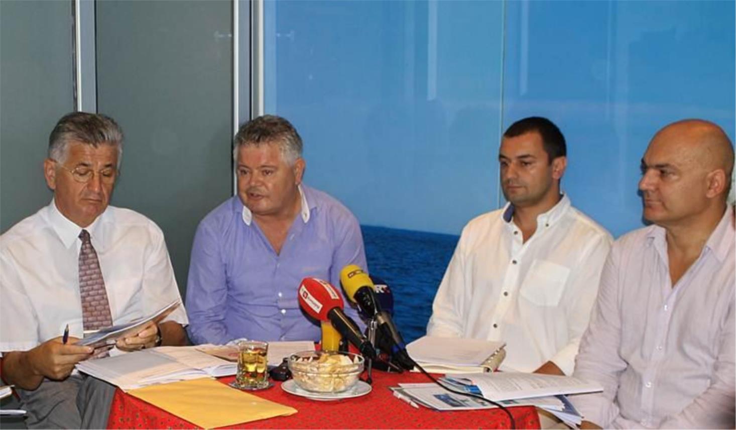 Vlahušić se družio ss novinarima u Turističkoj zajednici 0