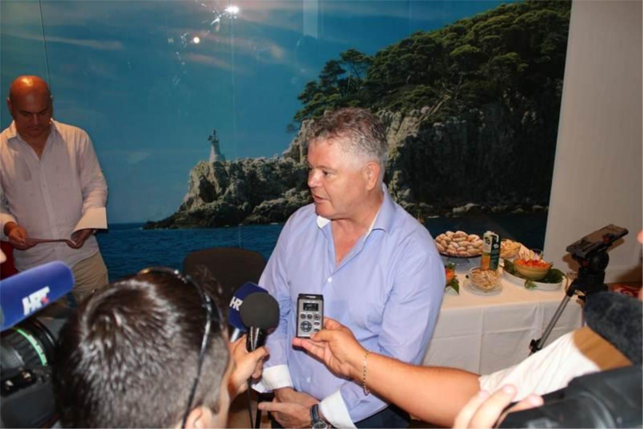 Vlahušić se družio ss novinarima u Turističkoj zajednici 0