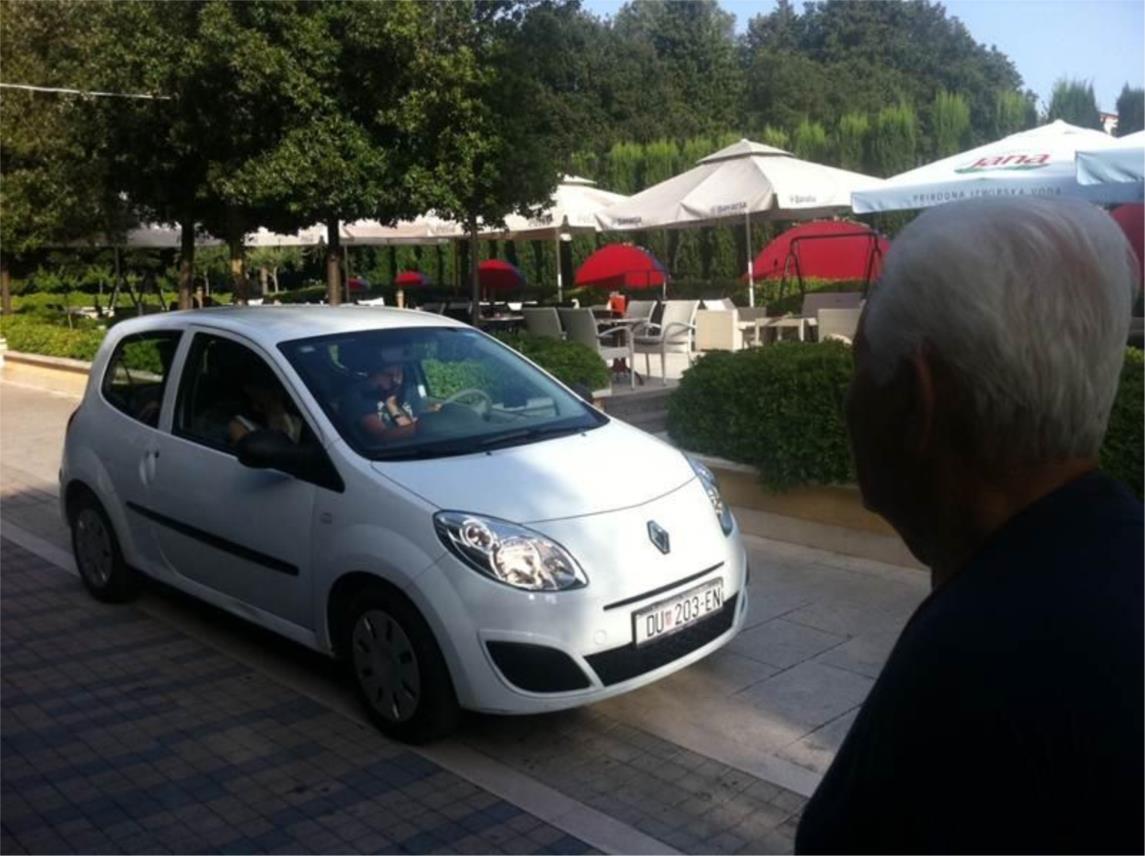 Vozila na šetnici Uvala Lapad 0