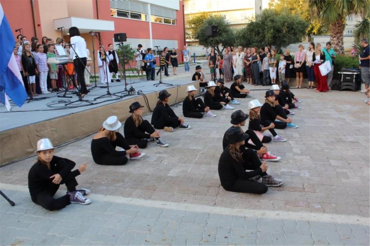 Ministar Jovanović u obilasku OŠ Marina Držića 0