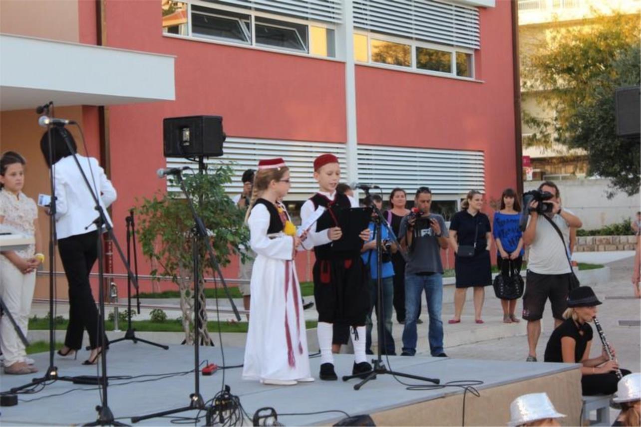 Ministar Jovanović u obilasku OŠ Marina Držića 0