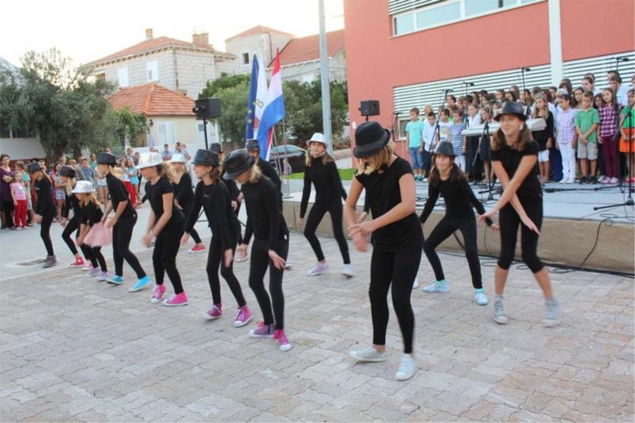 Ministar Jovanović u obilasku OŠ Marina Držića 0