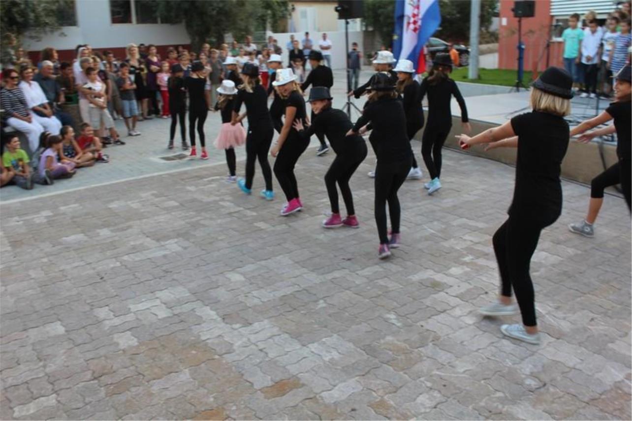 Ministar Jovanović u obilasku OŠ Marina Držića 0