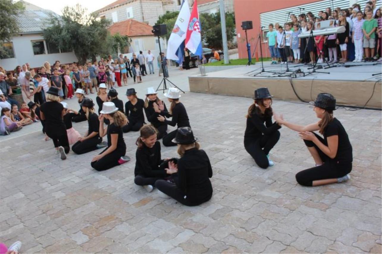 Ministar Jovanović u obilasku OŠ Marina Držića 0