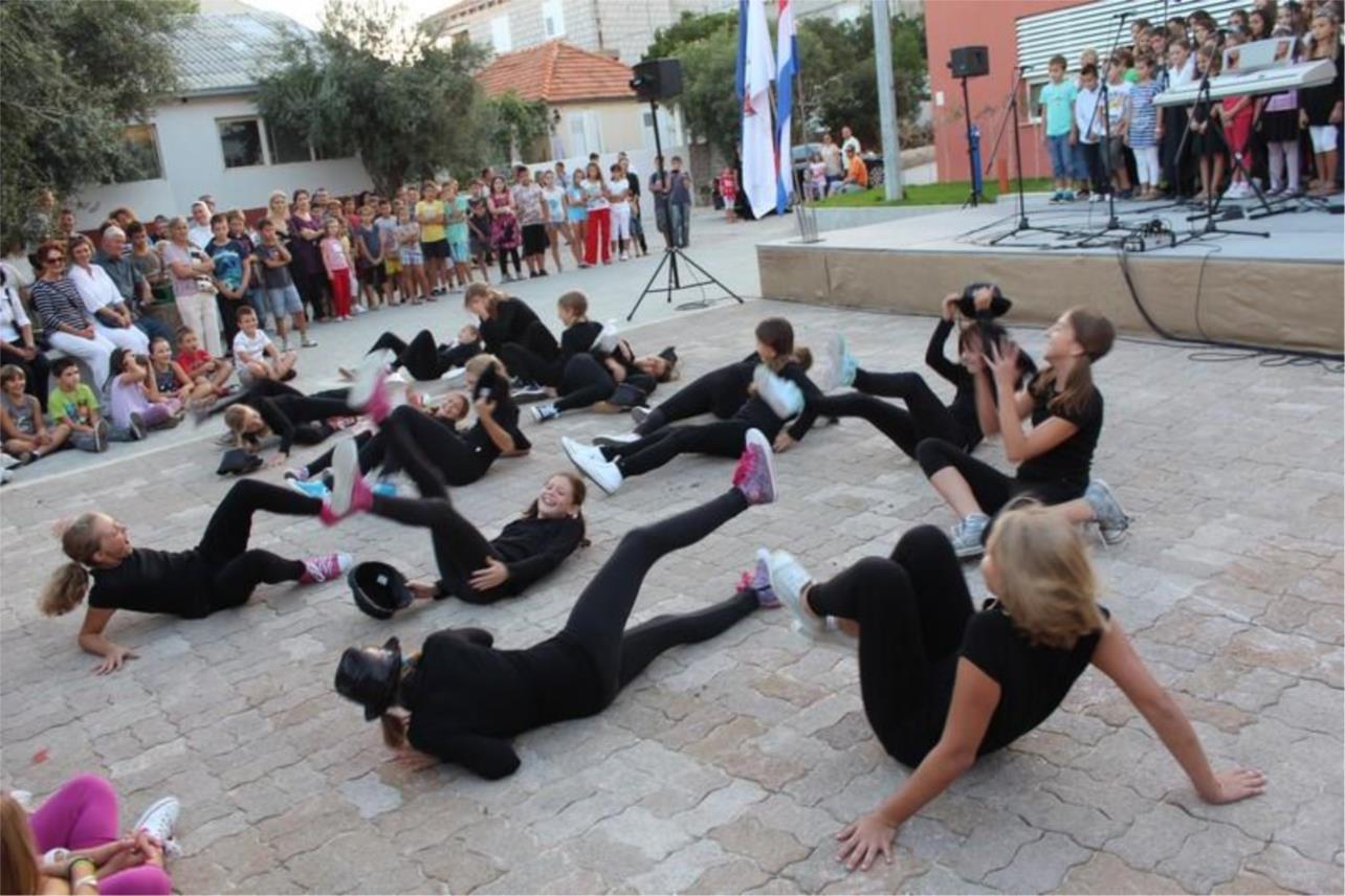 Ministar Jovanović u obilasku OŠ Marina Držića 0