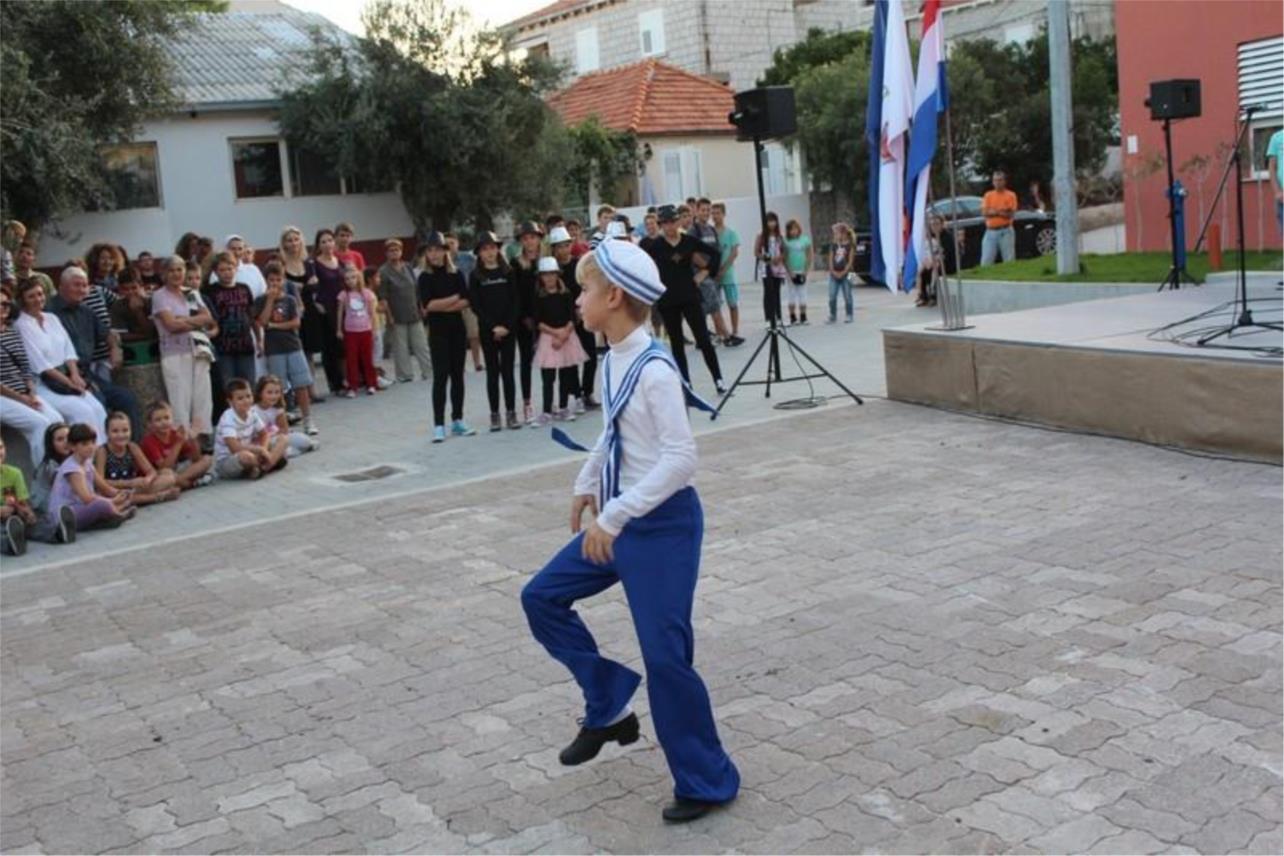 Ministar Jovanović u obilasku OŠ Marina Držića 0