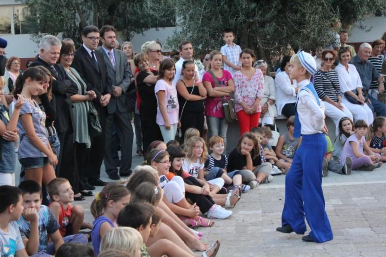 Ministar Jovanović u obilasku OŠ Marina Držića 0