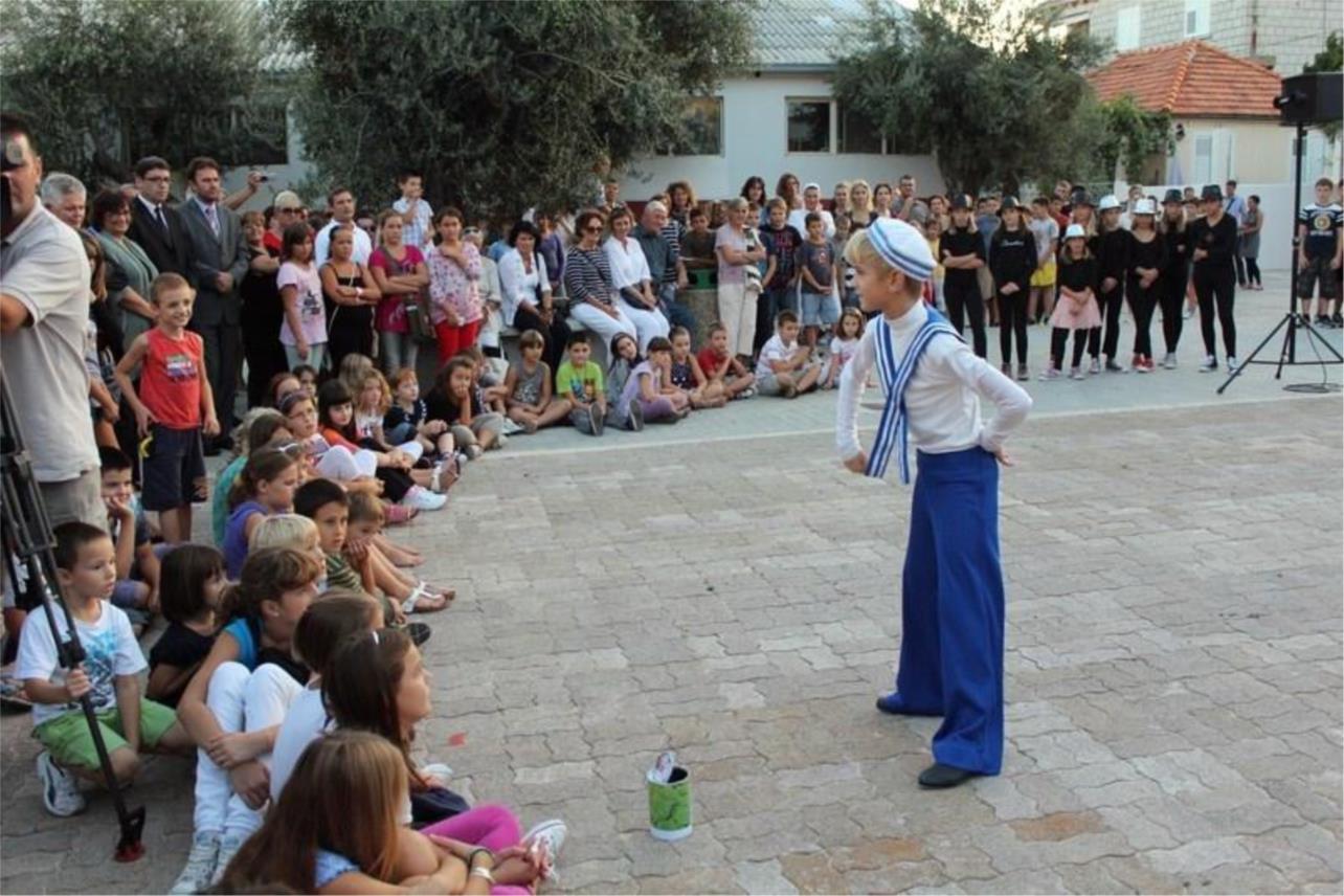 Ministar Jovanović u obilasku OŠ Marina Držića 0