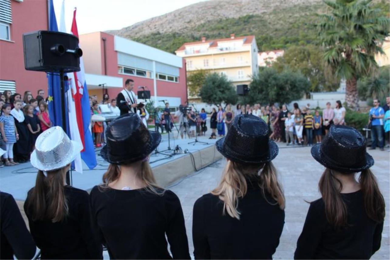 Ministar Jovanović u obilasku OŠ Marina Držića 0