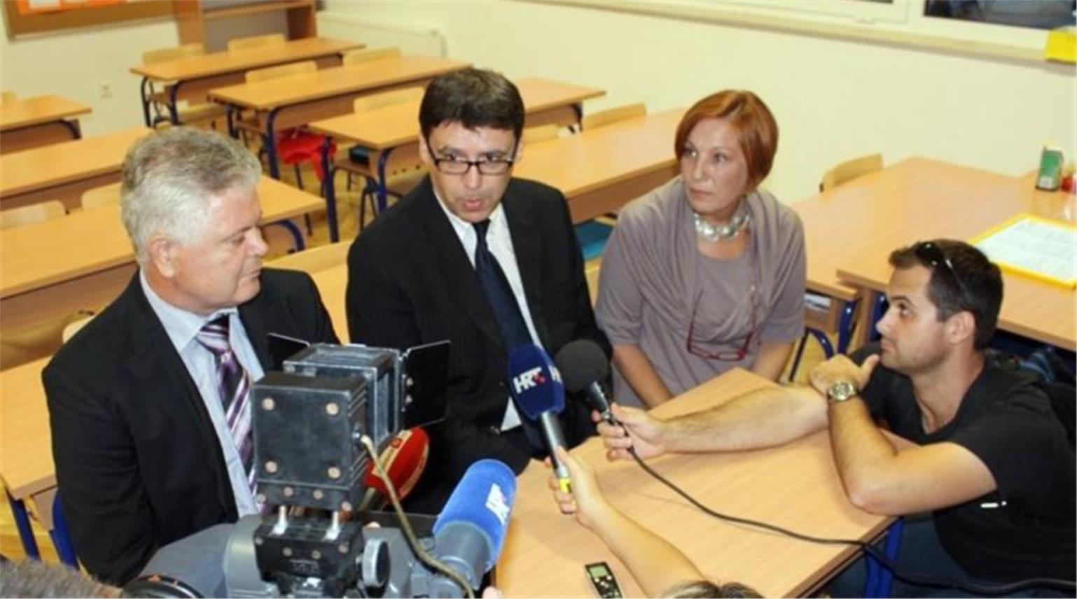 Ministar Jovanović u obilasku OŠ Marina Držića 0