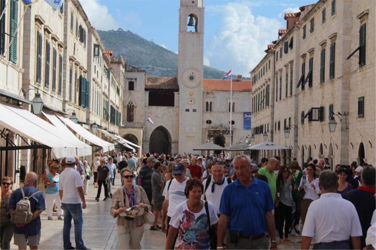 Gužva turisti  0
