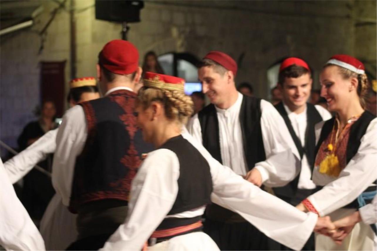 TRAGOM BAŠTINE I OBIČAJA DUBROVAČKO-NERETVANSKE ŽUPANIJE 0
