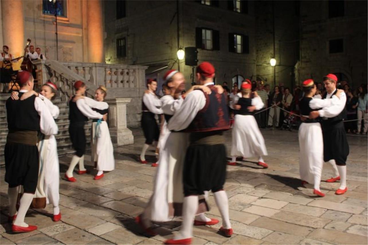 TRAGOM BAŠTINE I OBIČAJA DUBROVAČKO-NERETVANSKE ŽUPANIJE 0