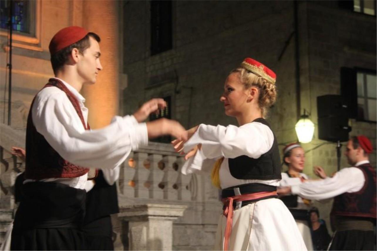 TRAGOM BAŠTINE I OBIČAJA DUBROVAČKO-NERETVANSKE ŽUPANIJE 0