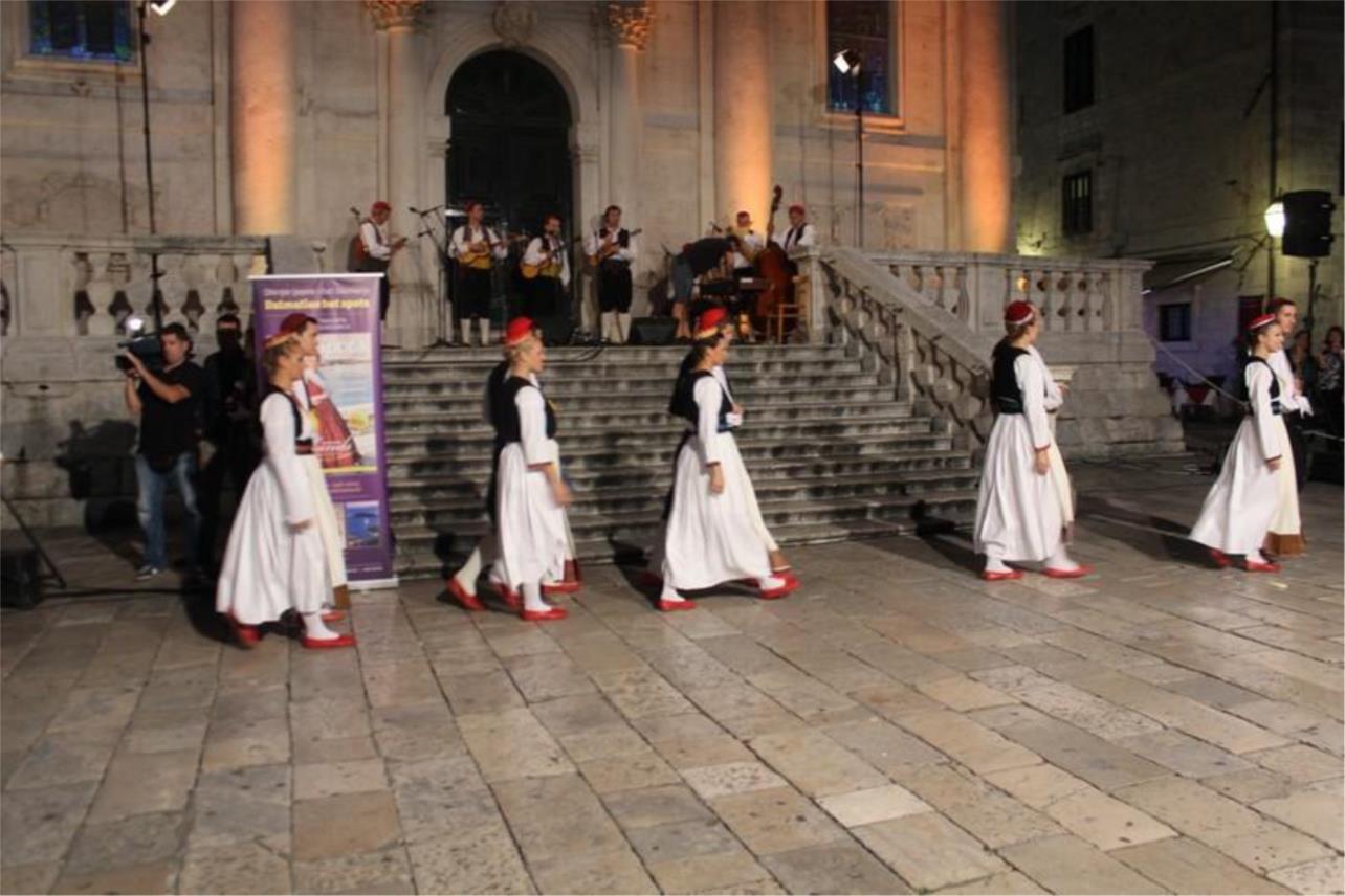 TRAGOM BAŠTINE I OBIČAJA DUBROVAČKO-NERETVANSKE ŽUPANIJE 0