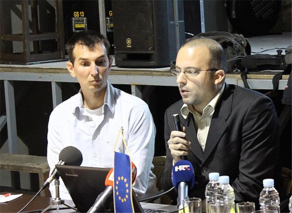 Okrugli stol Srđ je naš 01122012 0