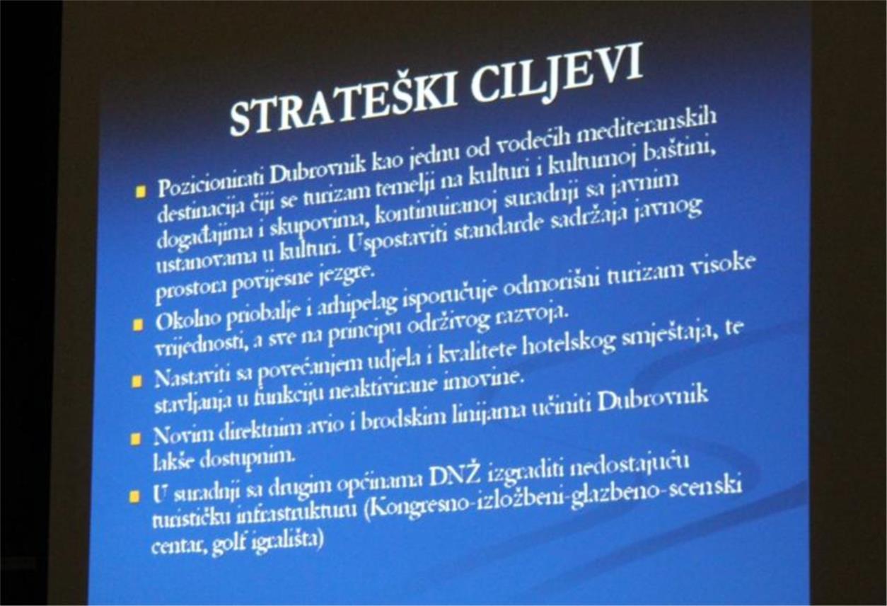 Okrugli stol Srđ je naš 01122012 0