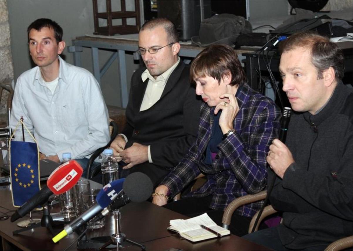 Okrugli stol Srđ je naš 01122012 0