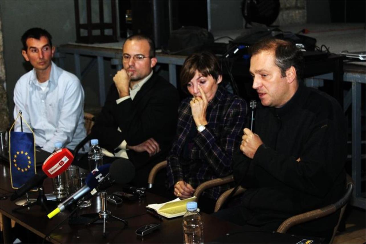 Okrugli stol Srđ je naš 01122012 0