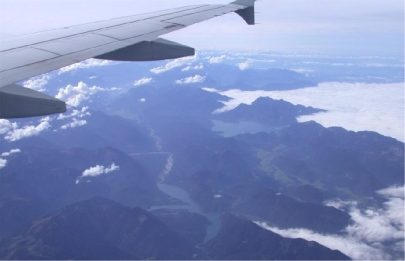 avion_velika_airplane_italy.jpg