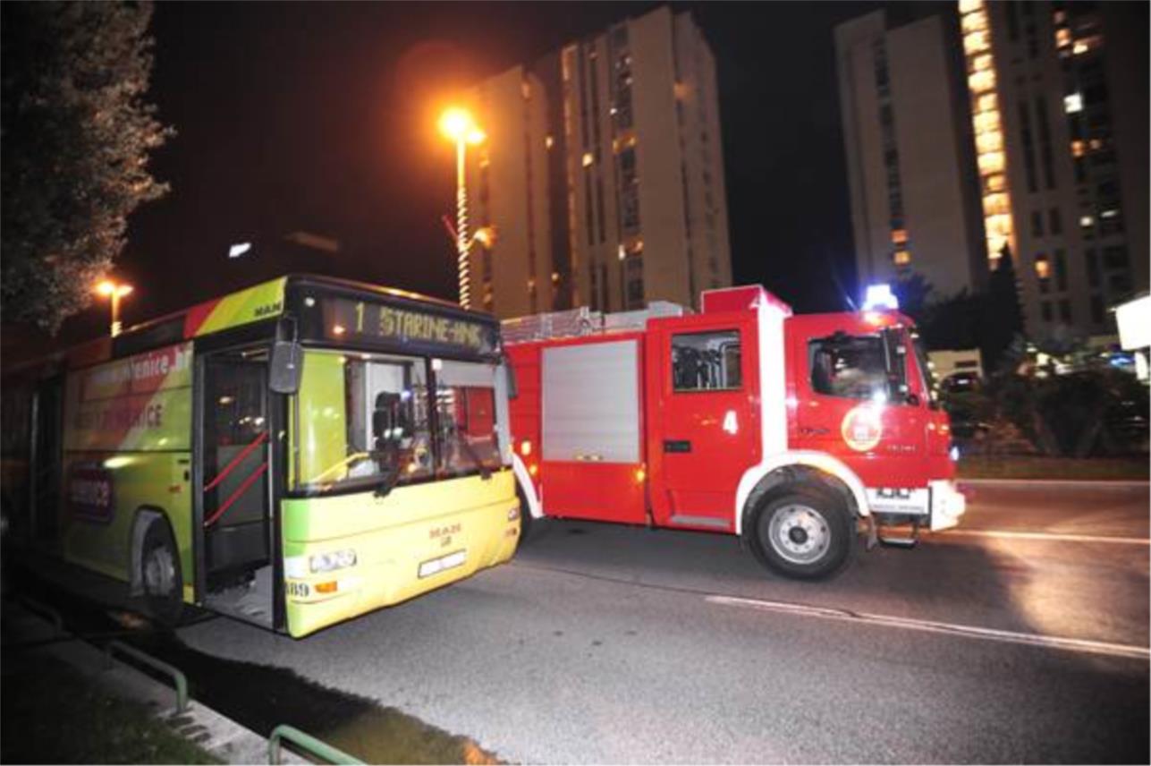 pozar_autobus_split-281210.jpg