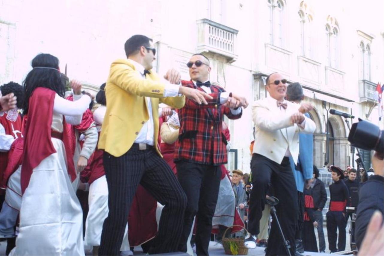 Župski karnevo na Stradunu 0