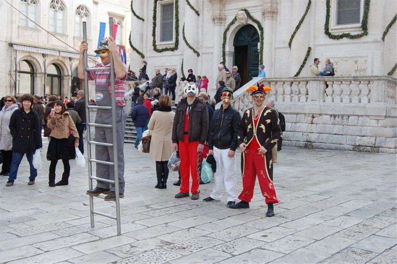 Albanski cirkus 0