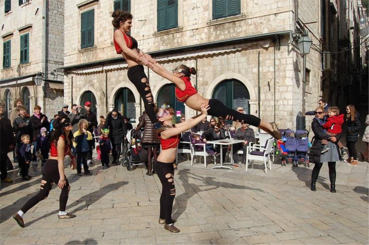 Albanski cirkus 0