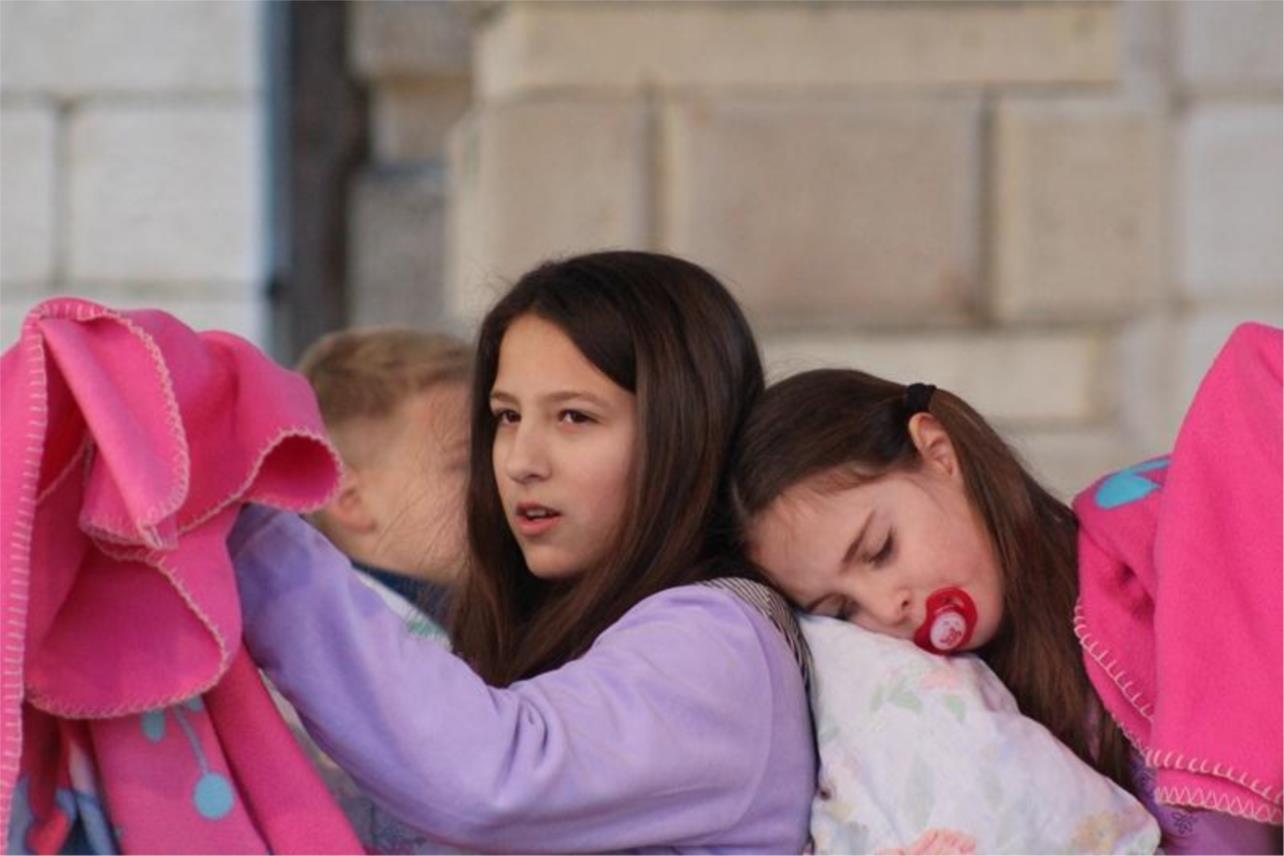 Maškarani školski dana učenici od prvog do četvrtog 0