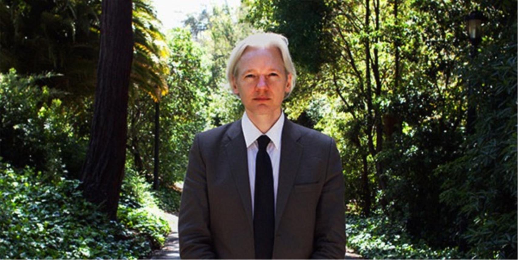 Julian-Assange_velika_Mihalik.jpg