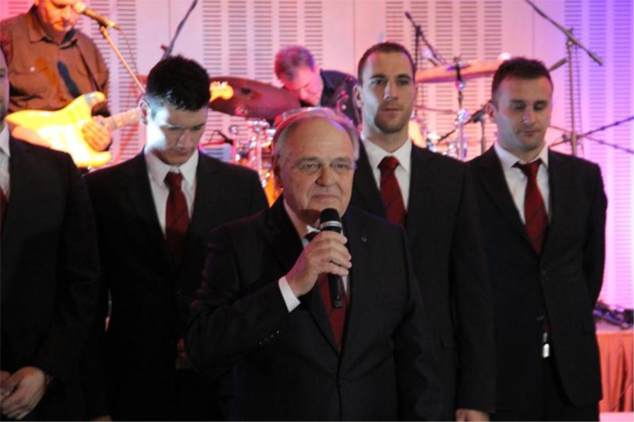 Jugov bal  0