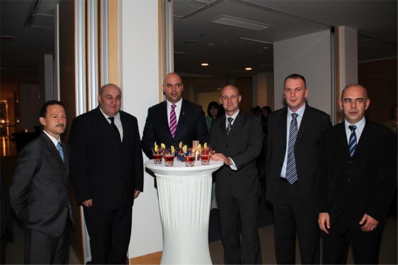 Jugov bal  0