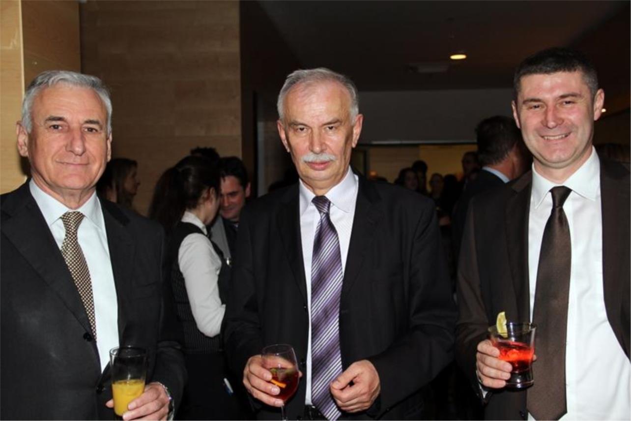 Jugov bal  0