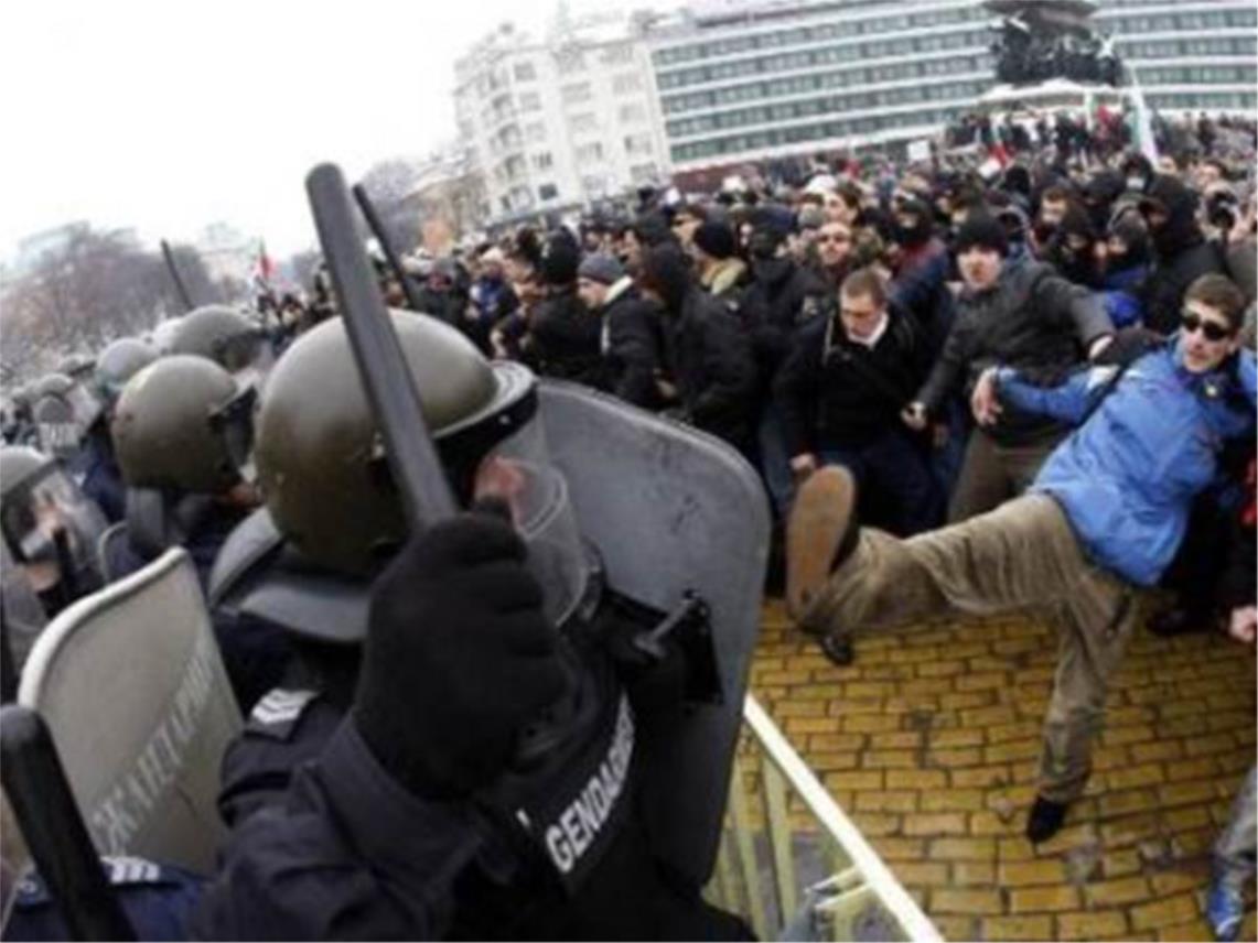 tunis_riot.jpg
