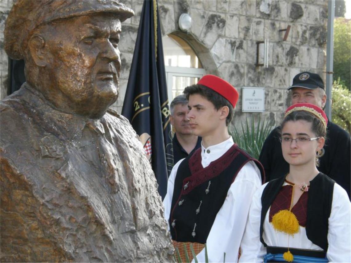 Spomenik generalu Janku Bobetku 0