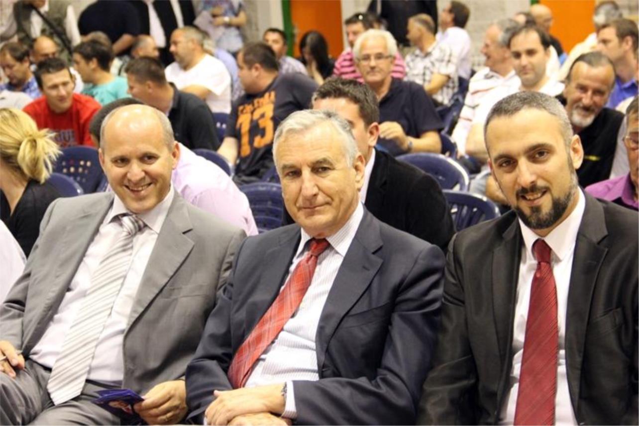 HDZ Slano  0