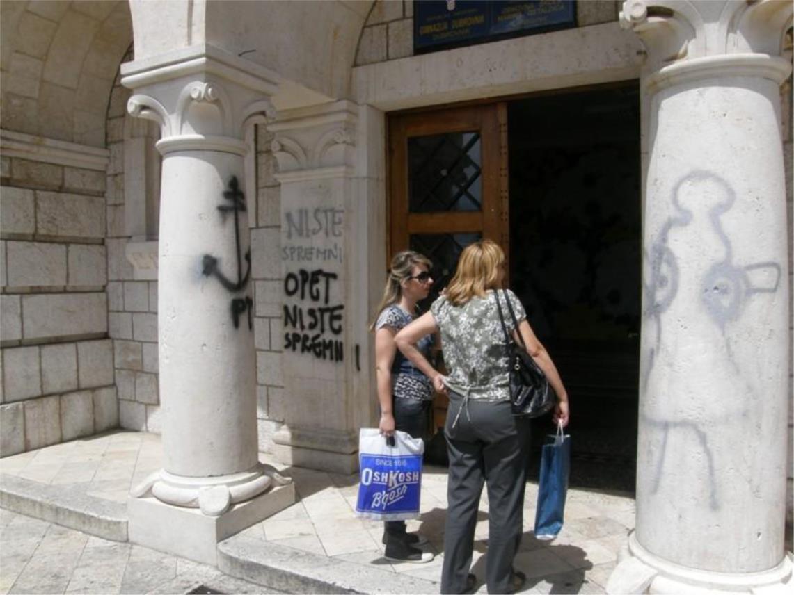 Vandalizam u dubrovačkoj Gimnaziji 0