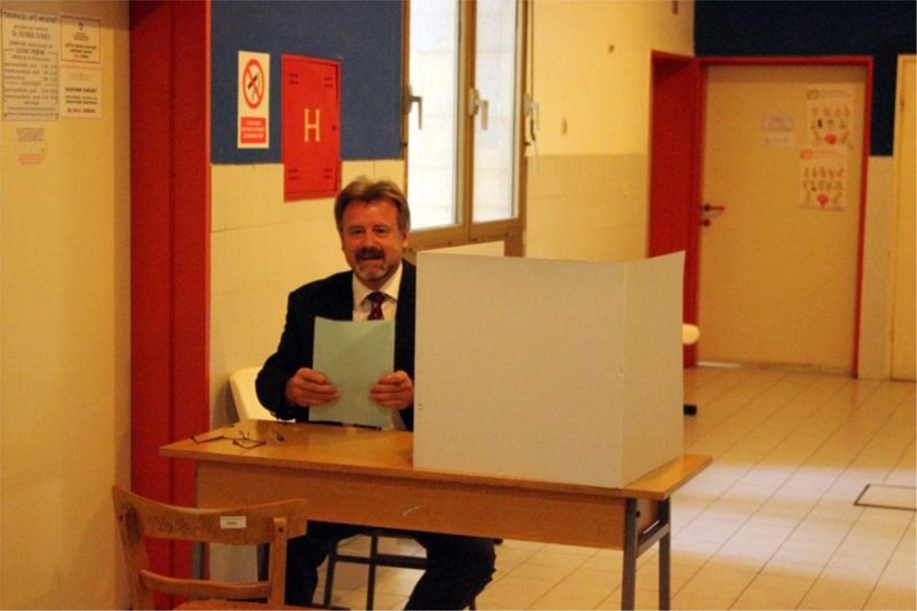Kandidati za gradonacelnika ispunili duznost 0